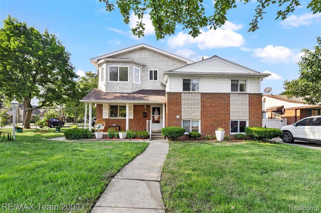 23340 Carlysle Street, Dearborn, MI 48124