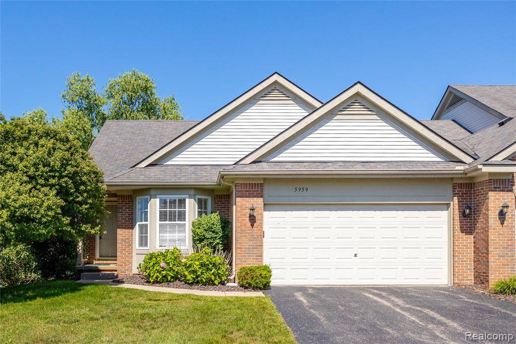 5959 Augusta Lane UNIT 20, Holly Twp, MI 48439
