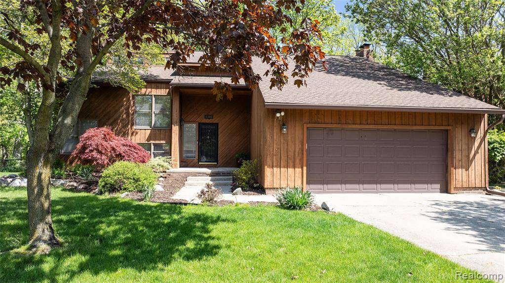 Grosse Ile Twp, MI 48138,8206 Saint James Court