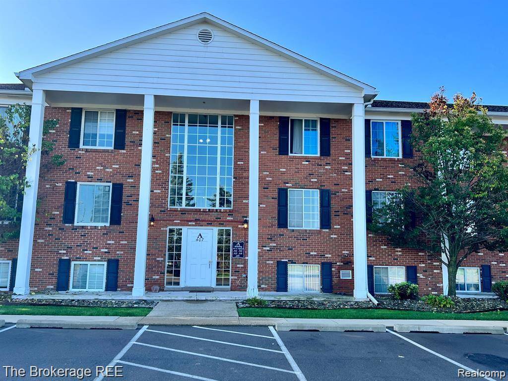 407 W Highland Road A4, Howell, MI 48843