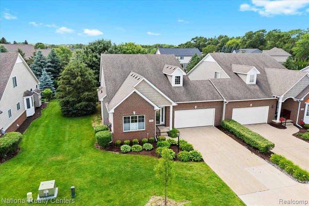 332 Asbury Court, Highland Twp, MI 48357