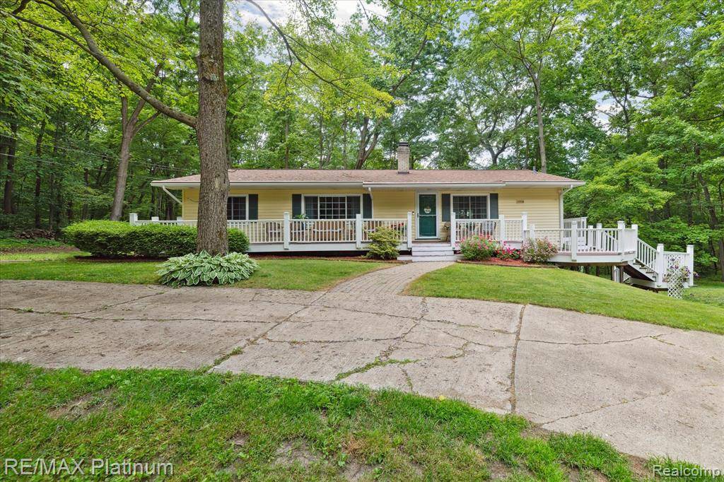 10071 Denton Hill Road, Fenton, MI 48430