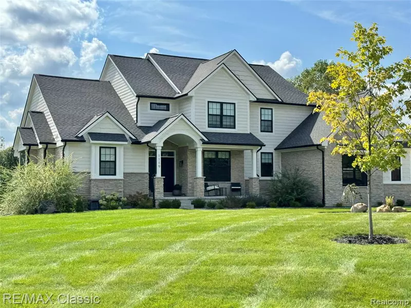 815 N Milford Road, Milford Vlg, MI 48381