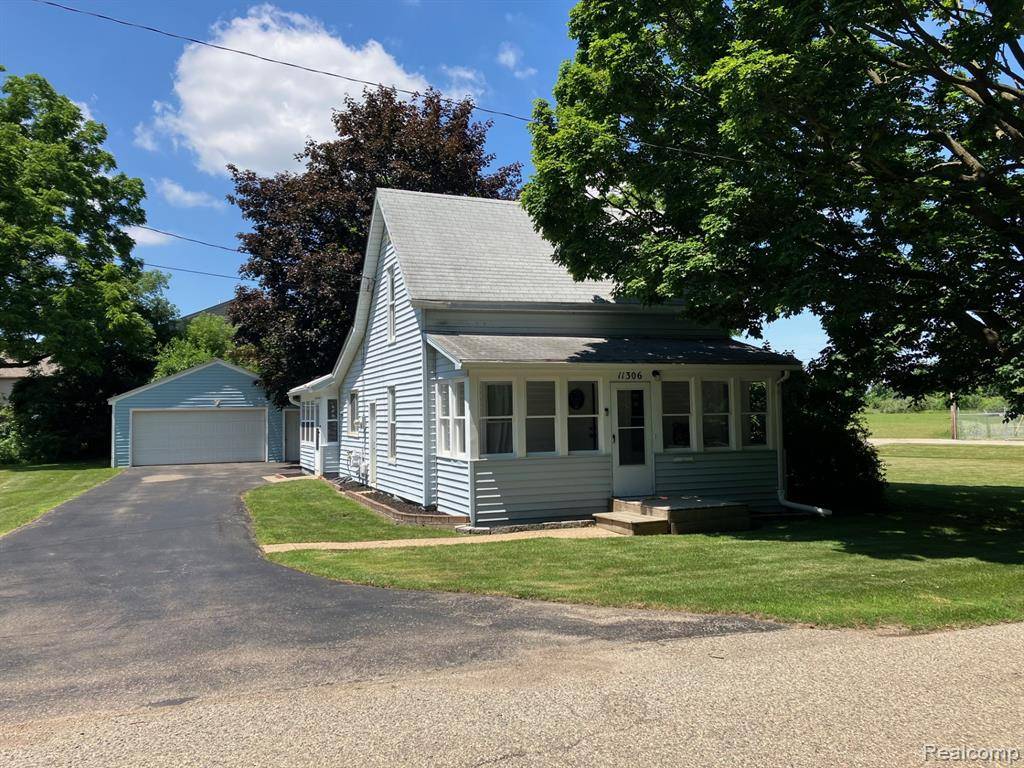 11306 West Street, Grand Blanc, MI 48439