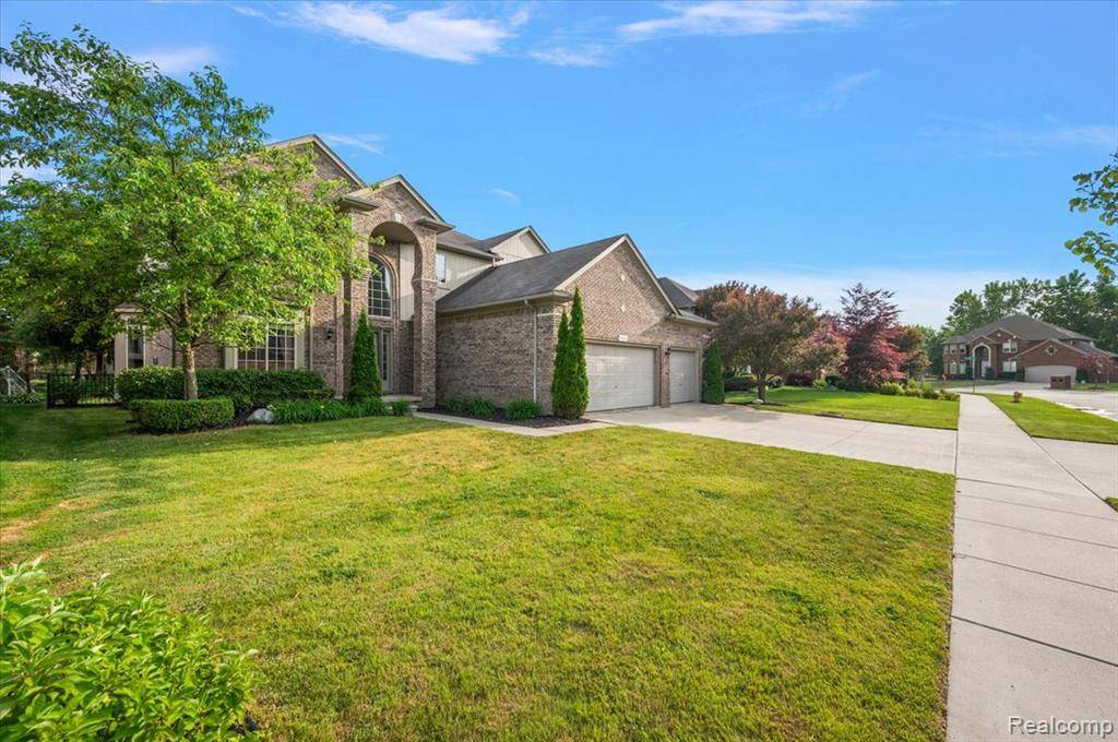 Macomb Twp, MI 48044,18852 Newbridge Drive