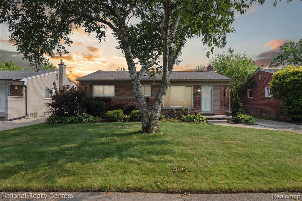 32203 Anita Drive, Westland, MI 48185