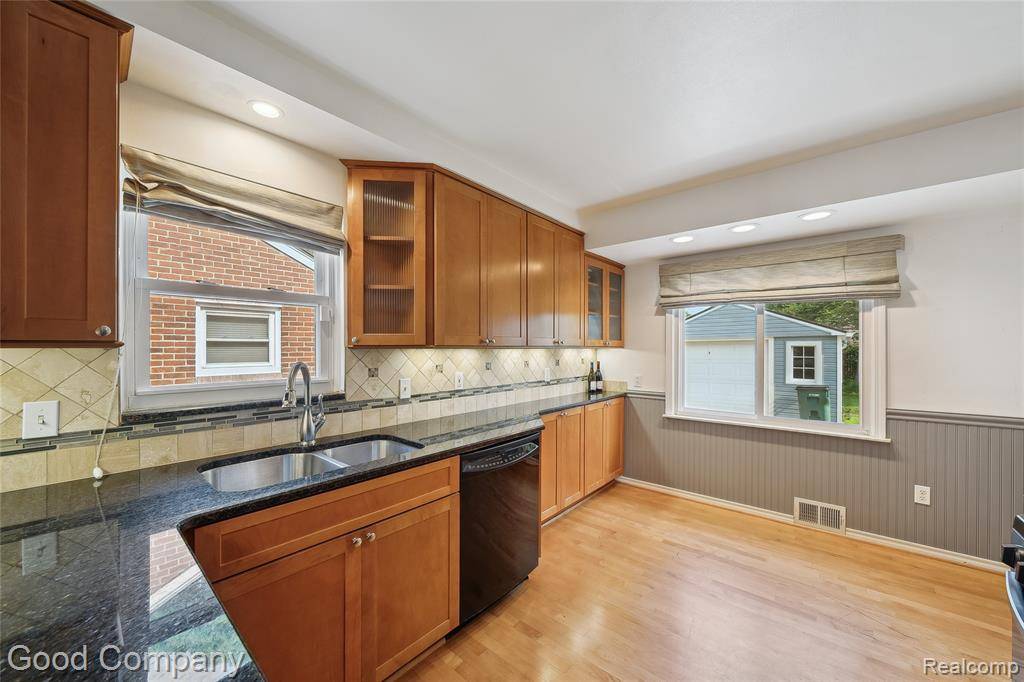 Royal Oak, MI 48073,416 Jeffrey Avenue