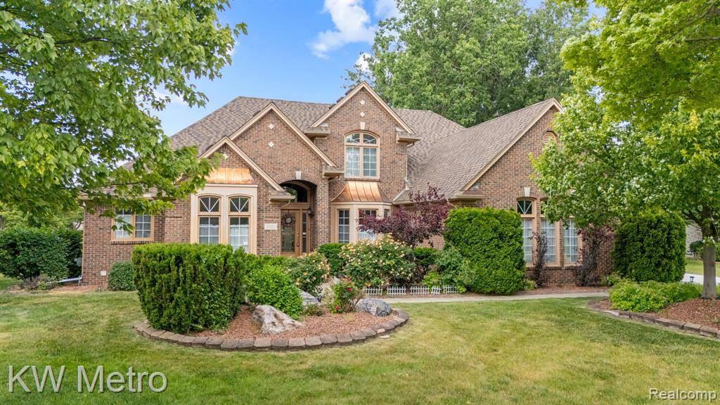 3953 Lake Forest Drive, Sterling Heights, MI 48314