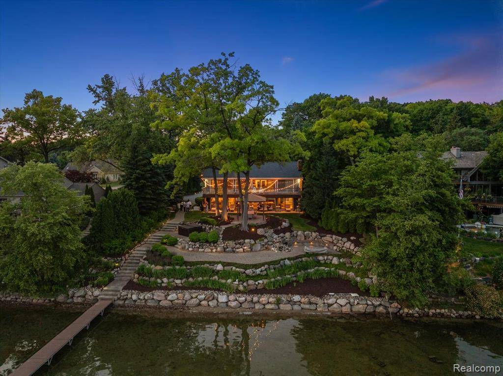 3678 Elder Road S, West Bloomfield Twp, MI 48324