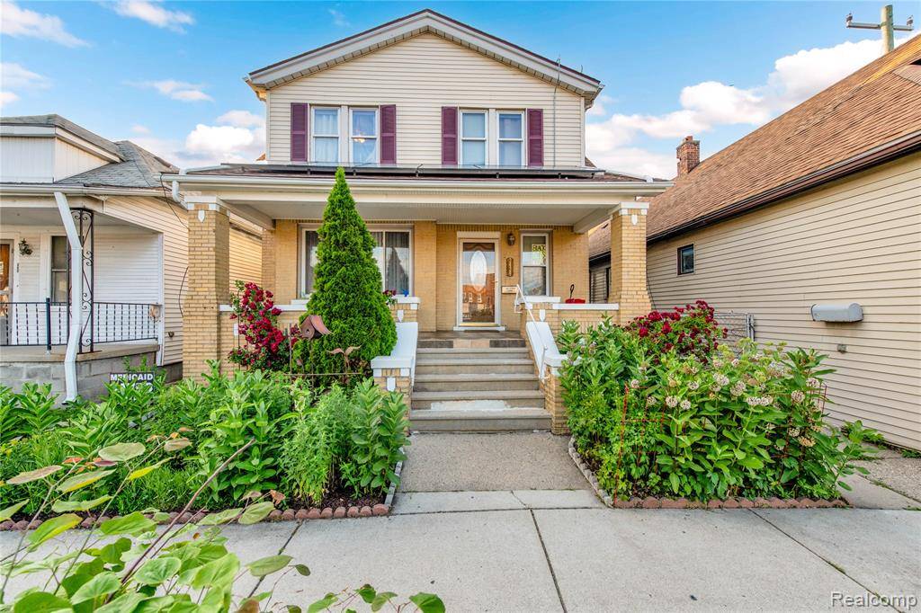 2429 Holmes Street, Hamtramck, MI 48212