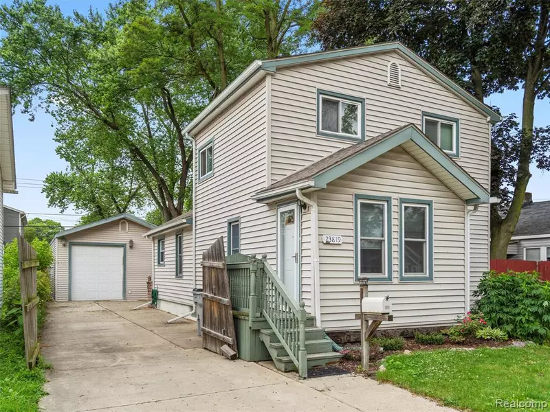 23819 Hazelwood Avenue, Hazel Park, MI 48030