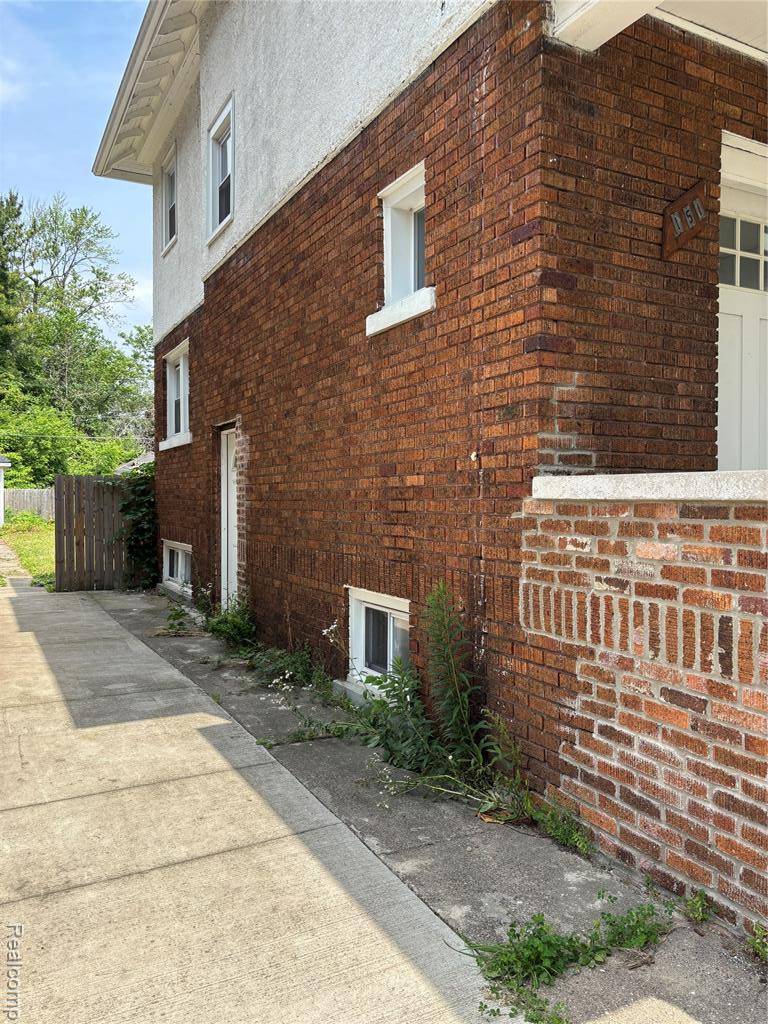 Highland Park, MI 48203,151 McLean Street
