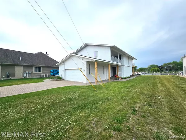 38025 Huron Pointe Drive, Harrison Twp, MI 48045