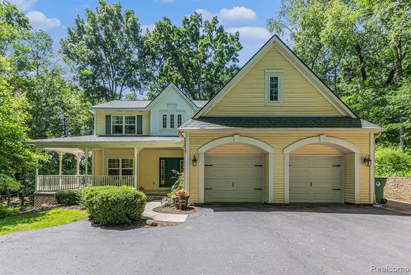 6155 Carey Road, Commerce Twp, MI 48382