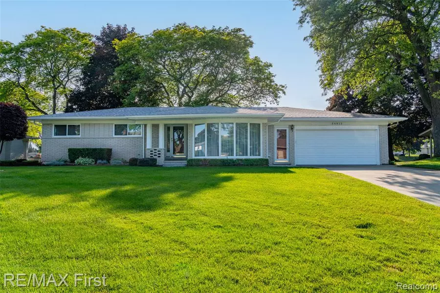 54815 FRANKLIN Drive, Shelby Twp, MI 48316