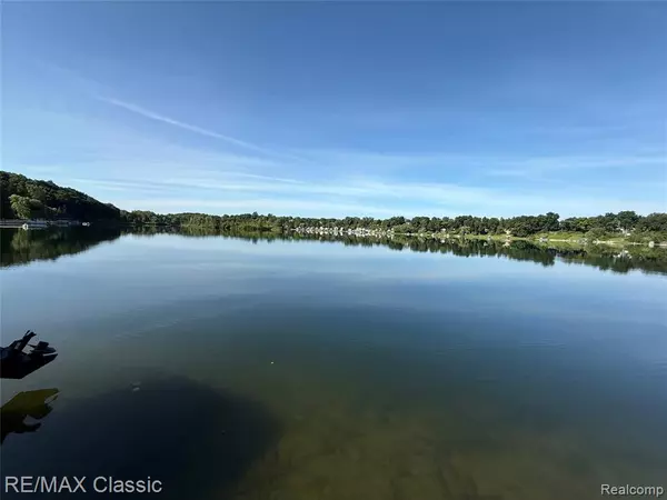 Highland Twp, MI 48356,1420 Pettibone Lake Road