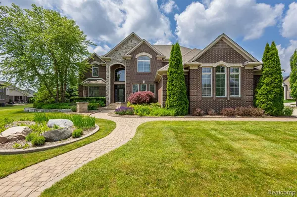 56343 Via Serbelloni, Macomb Twp, MI 48042