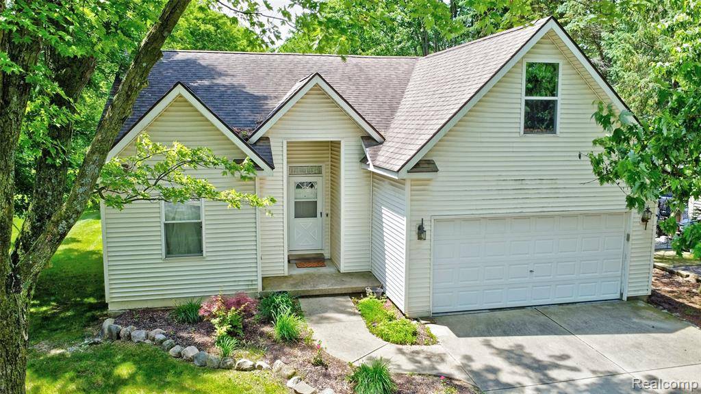 333 Sherman Court, Ortonville Vlg, MI 48462