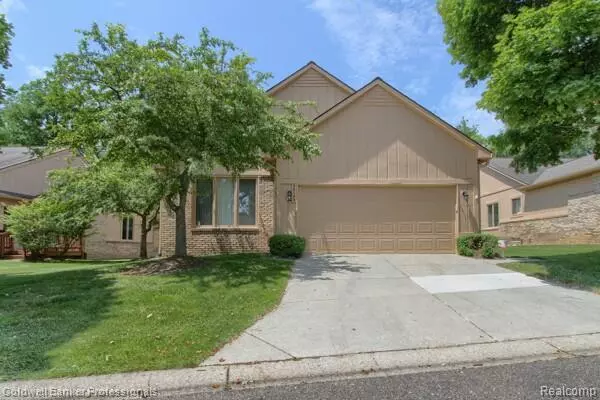Farmington Hills, MI 48335,35193 Knollwood Lane