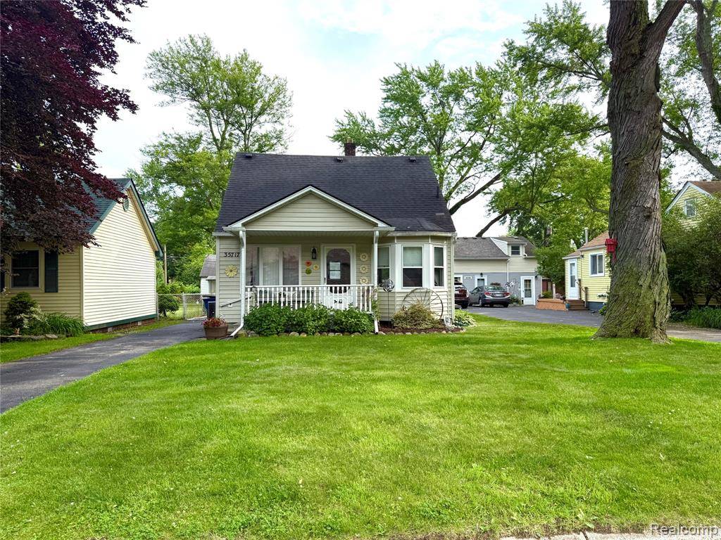 35717 Columbia Avenue, Westland, MI 48186