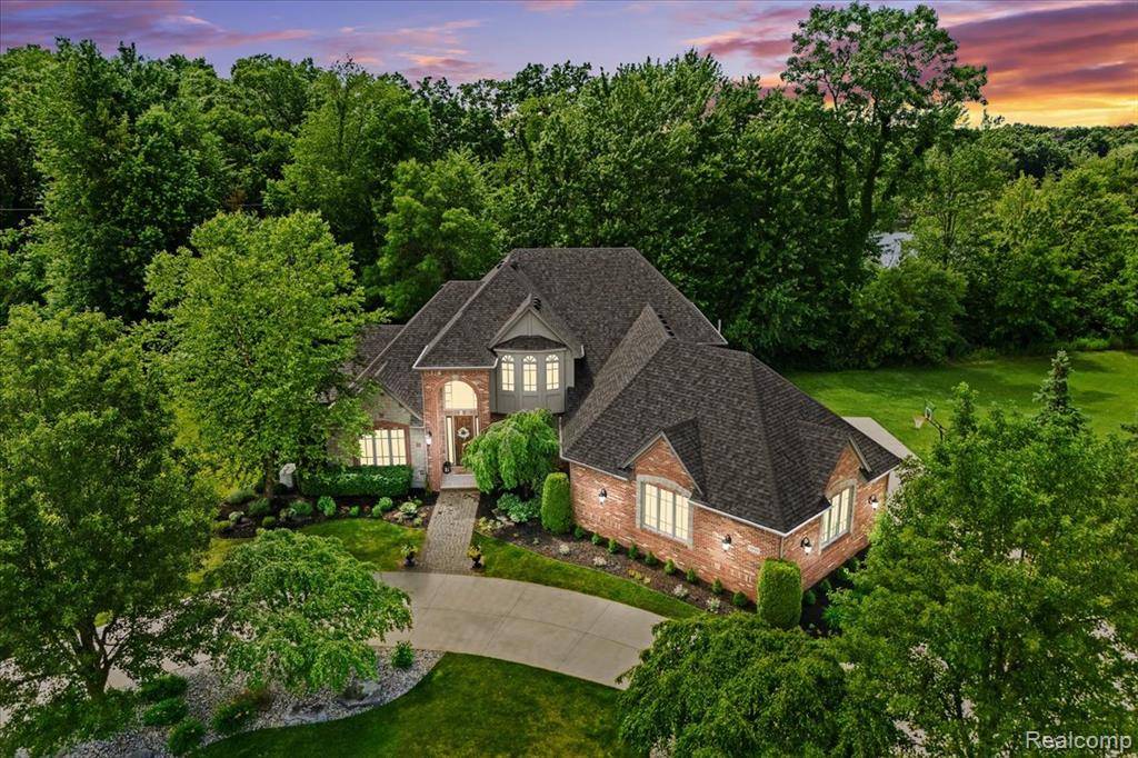 10734 Stoney Point Drive, Green Oak Twp, MI 48178