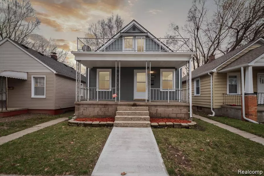 8262 Jackson Avenue, Warren, MI 48089