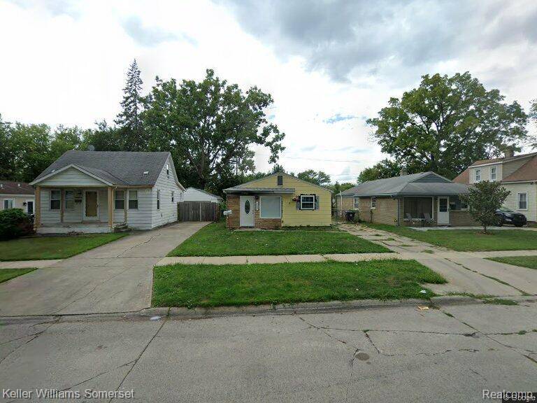 18661 Wakenden,  Redford Twp,  MI 48240