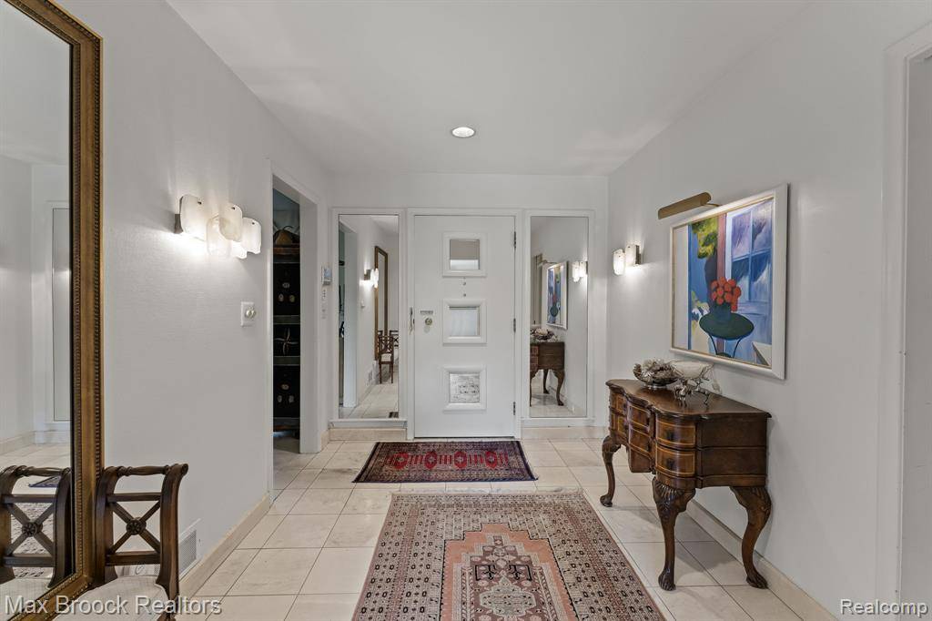 Bloomfield Hills, MI 48304,130 Endicott Road