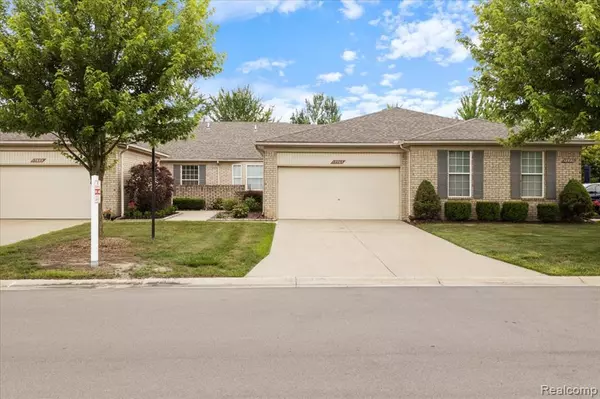 17703 Pleasant Valley Drive,  Macomb Twp,  MI 48044