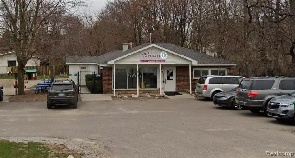 10195 9 Mile Road, Green Oak Twp, MI 48189