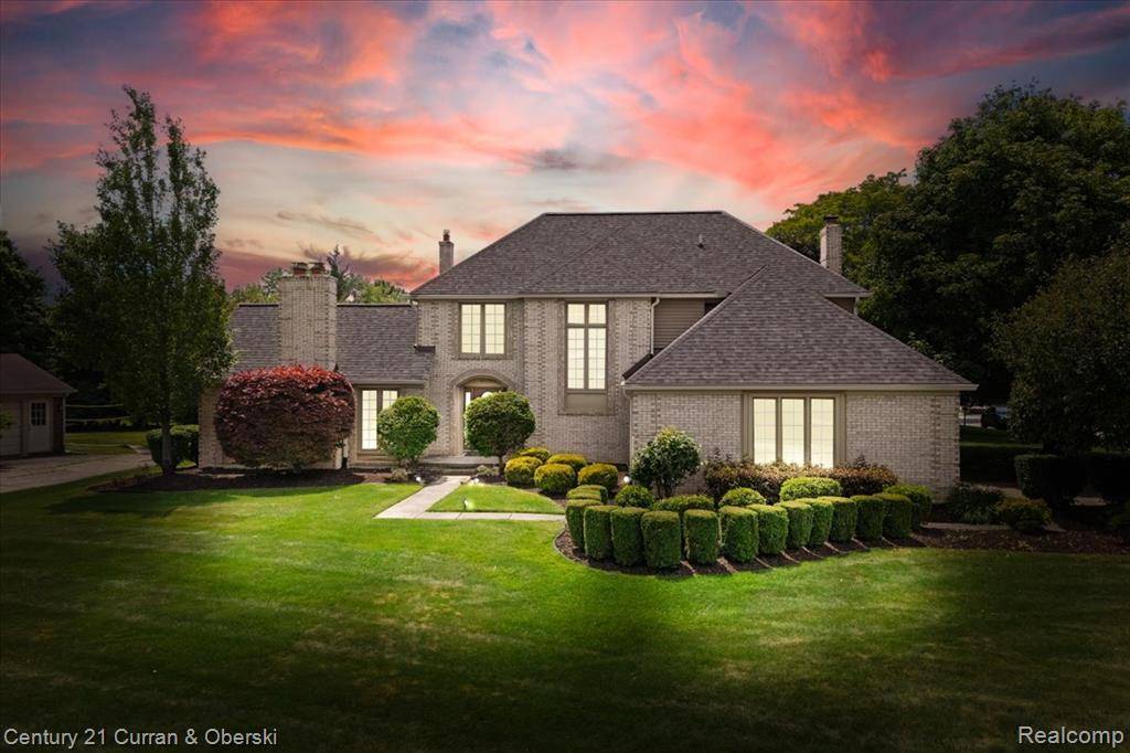 37283 Fox Glen, Farmington Hills, MI 48331