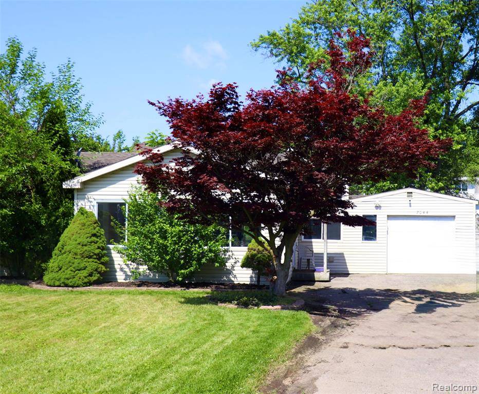 7044 Desmond Road, Waterford Twp, MI 48329