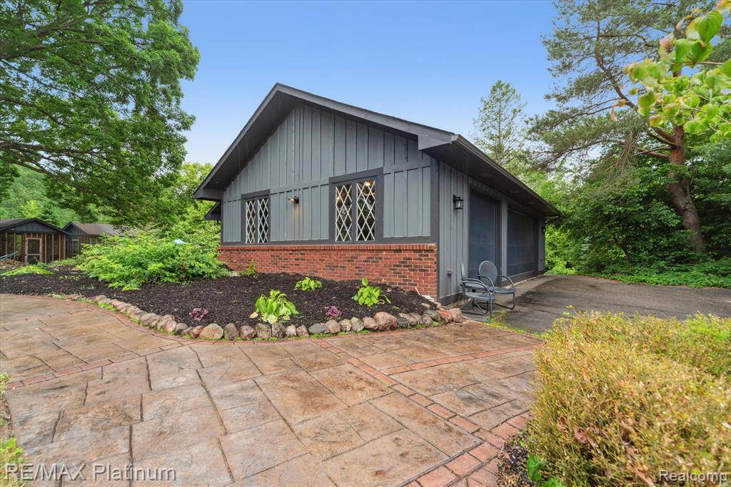 Brighton, MI 48116,5152 Milroy Lane