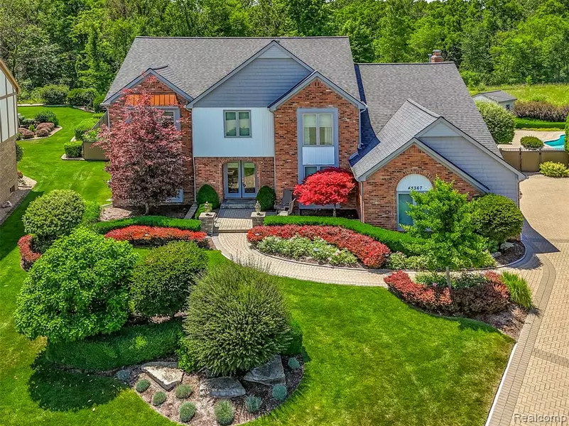 48367 Lake Valley Drive, Utica, MI 48317