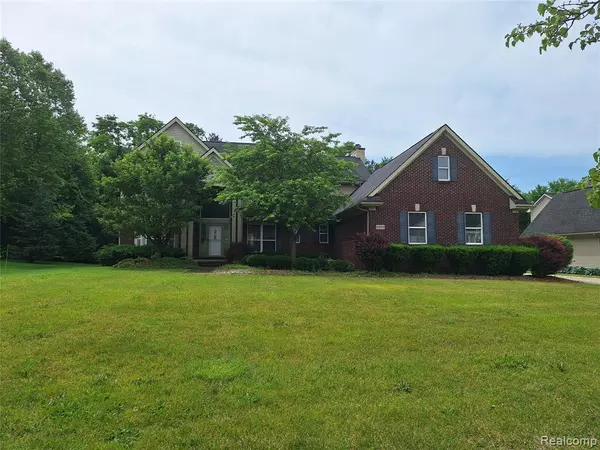 8993 HAYMARKET Street, White Lake Twp, MI 48386