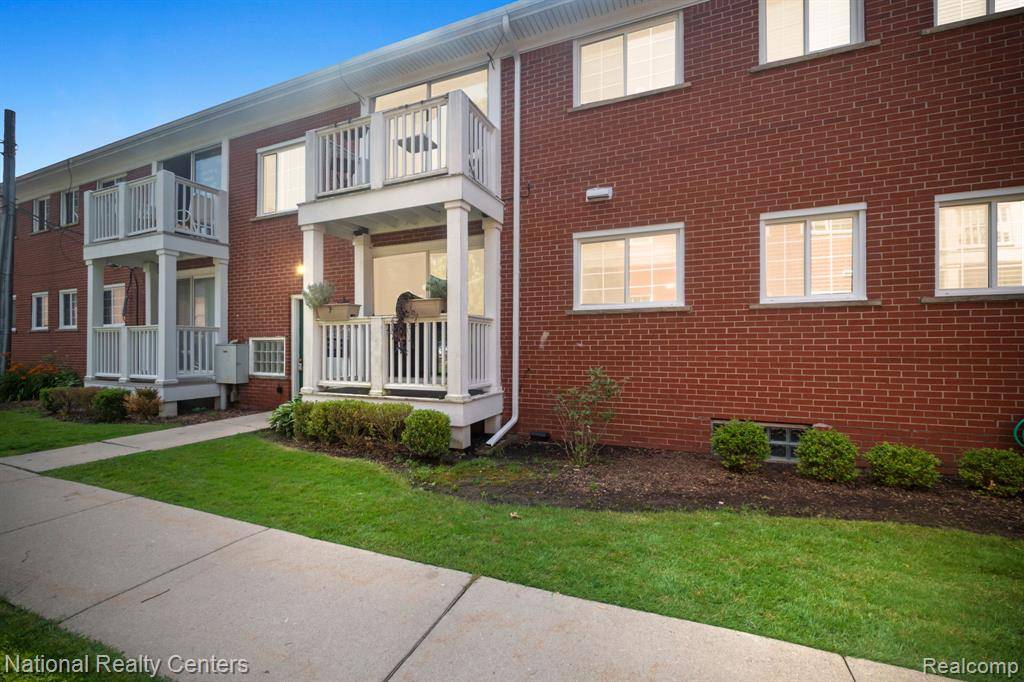 475 N ETON Street C7, Birmingham, MI 48009