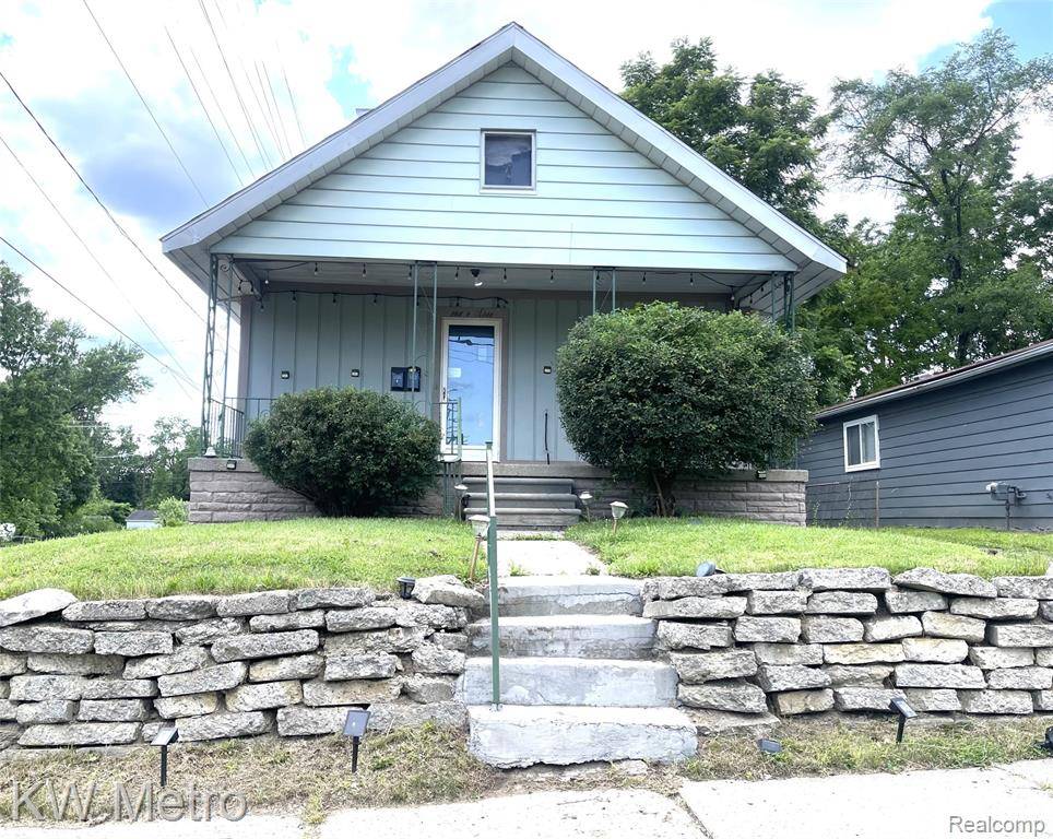 103 N ROSELAWN Street, Pontiac, MI 48342