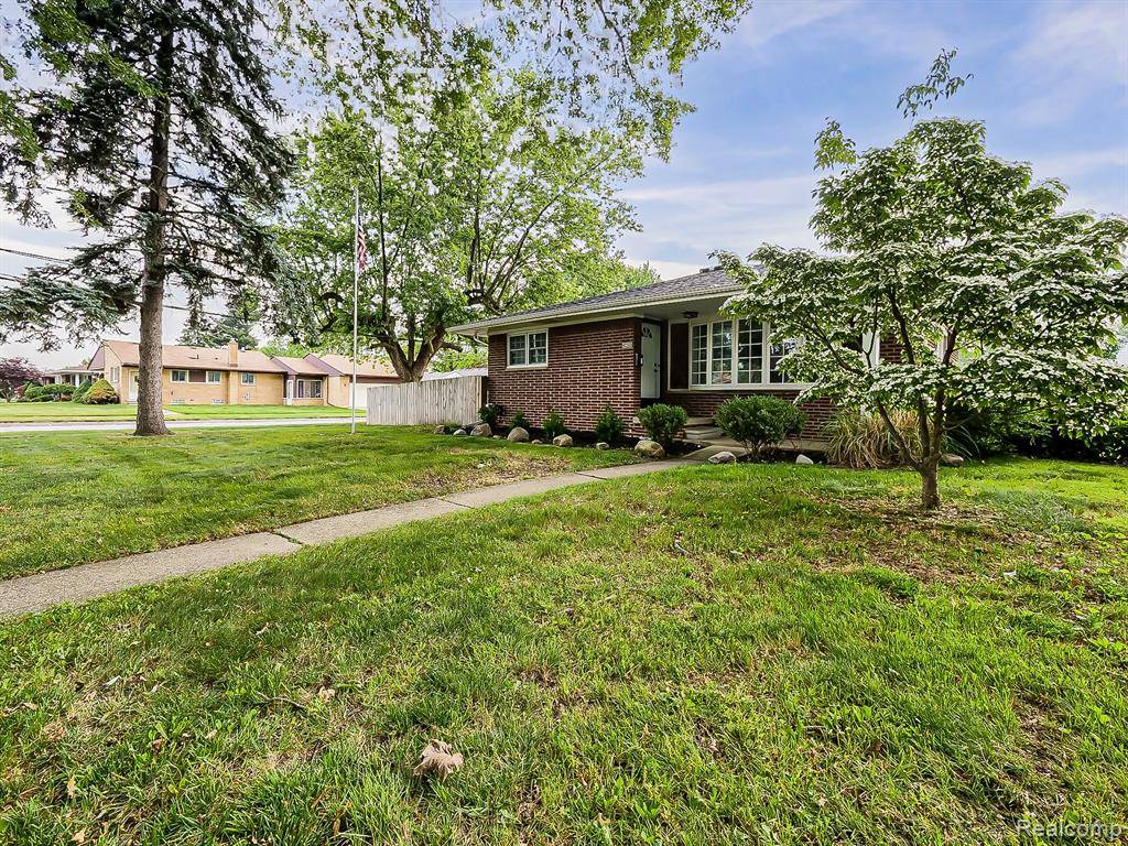 St. Clair Shores, MI 48080,24620 Wood Street