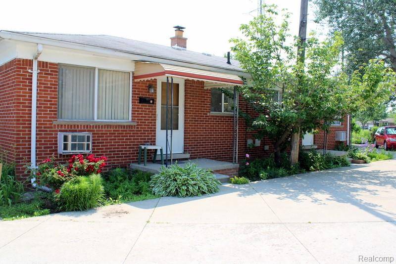 2361 Ferris Avenue, Lincoln Park, MI 48146