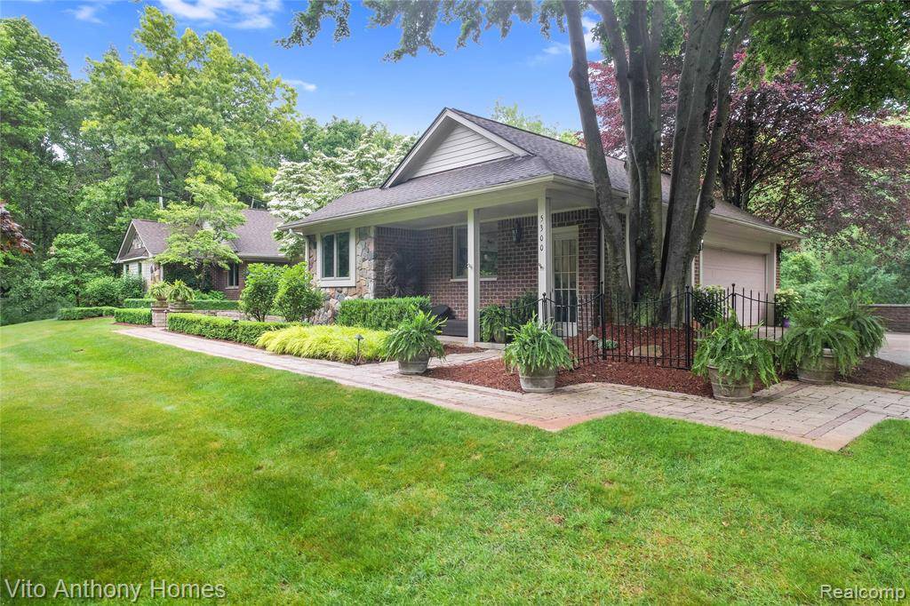 5300 Old Mill Road, Rochester, MI 48306