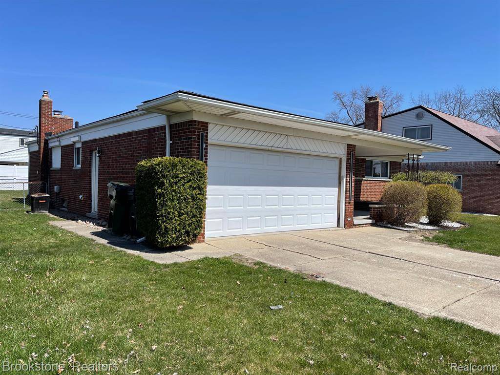 Sterling Heights, MI 48312,12219 CORVAIR Drive