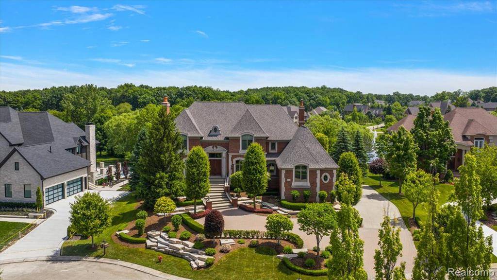 2848 Croftshire Court, Rochester, MI 48306