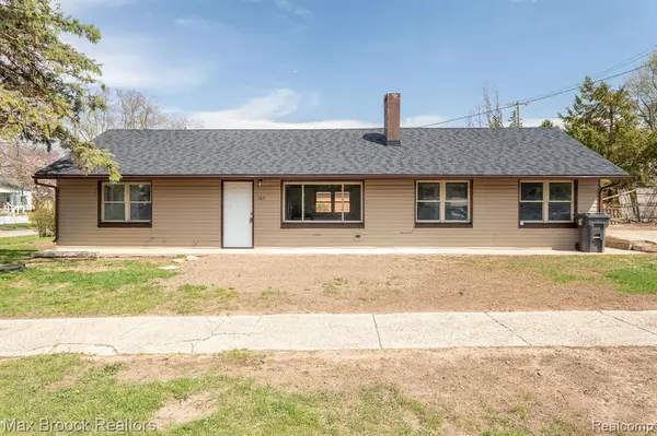 165 W COLGATE Avenue, Pontiac, MI 48340