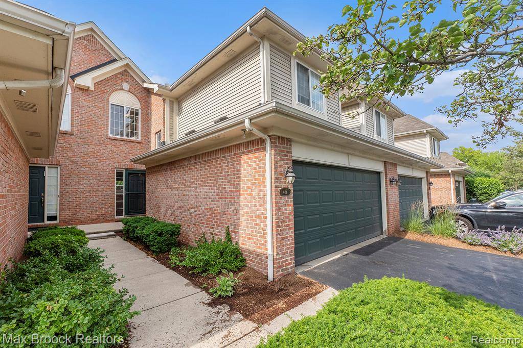 Royal Oak, MI 48067,417 James Circle