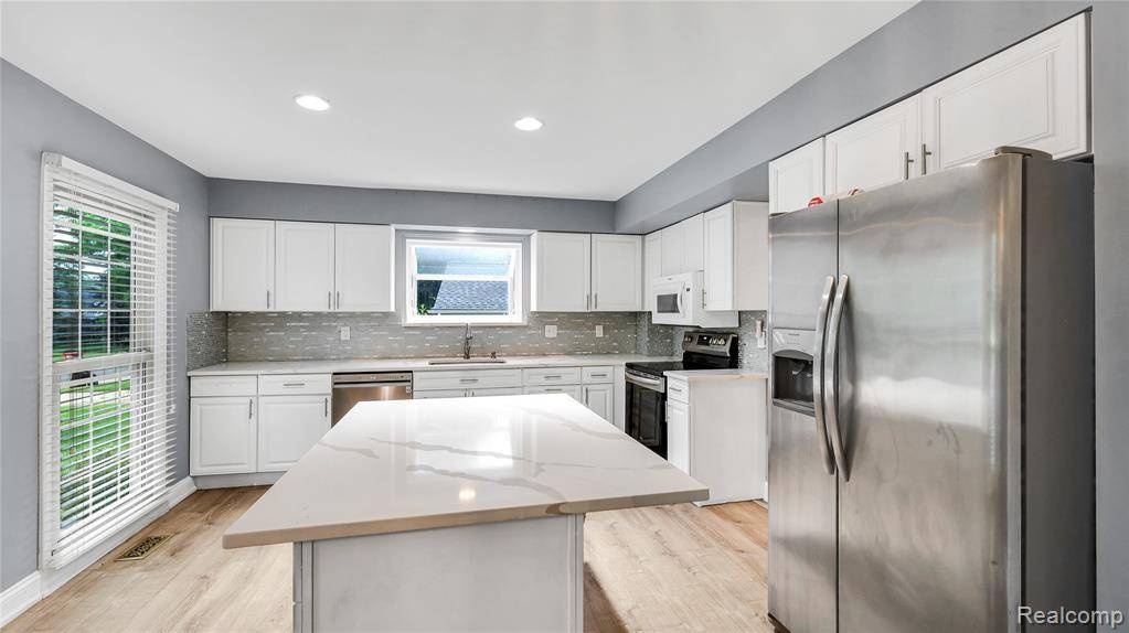 West Bloomfield Twp, MI 48324,6596 Corral Court