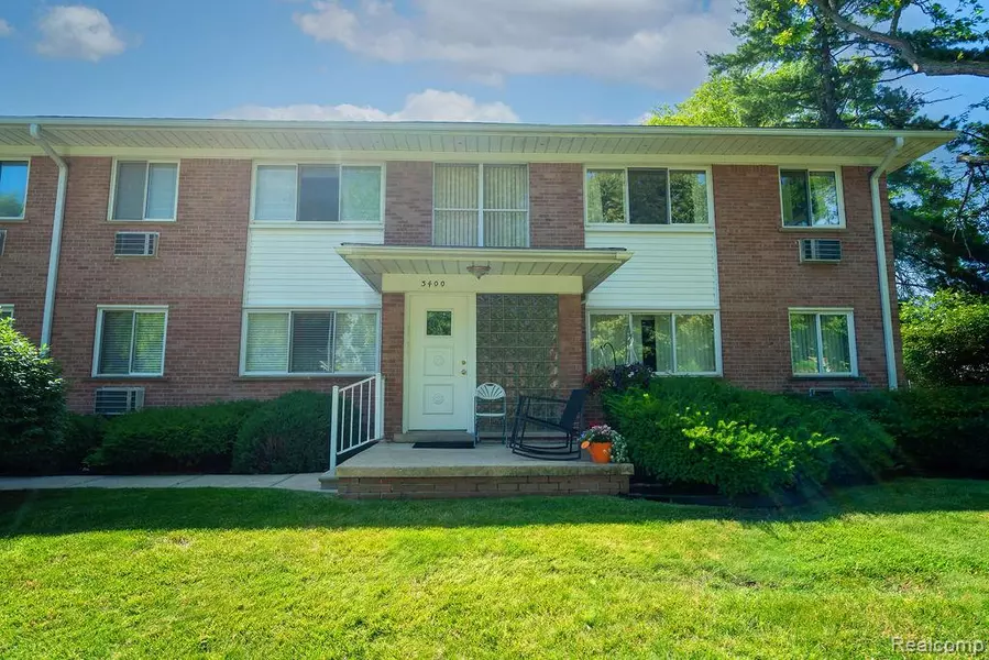 3400 ELIZABETH Drive 4, Trenton, MI 48183