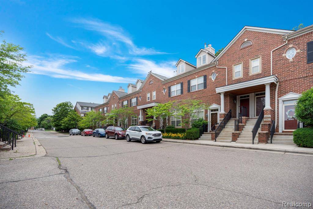 Livonia, MI 48154,16966 Farmington Road