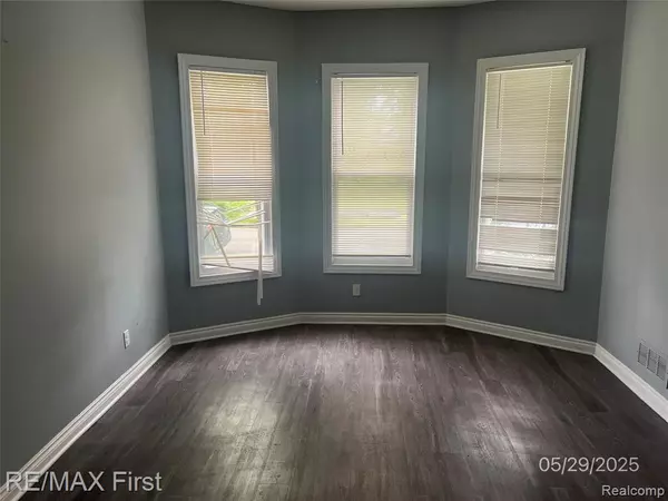 Detroit, MI 48202,229 Leicester Court