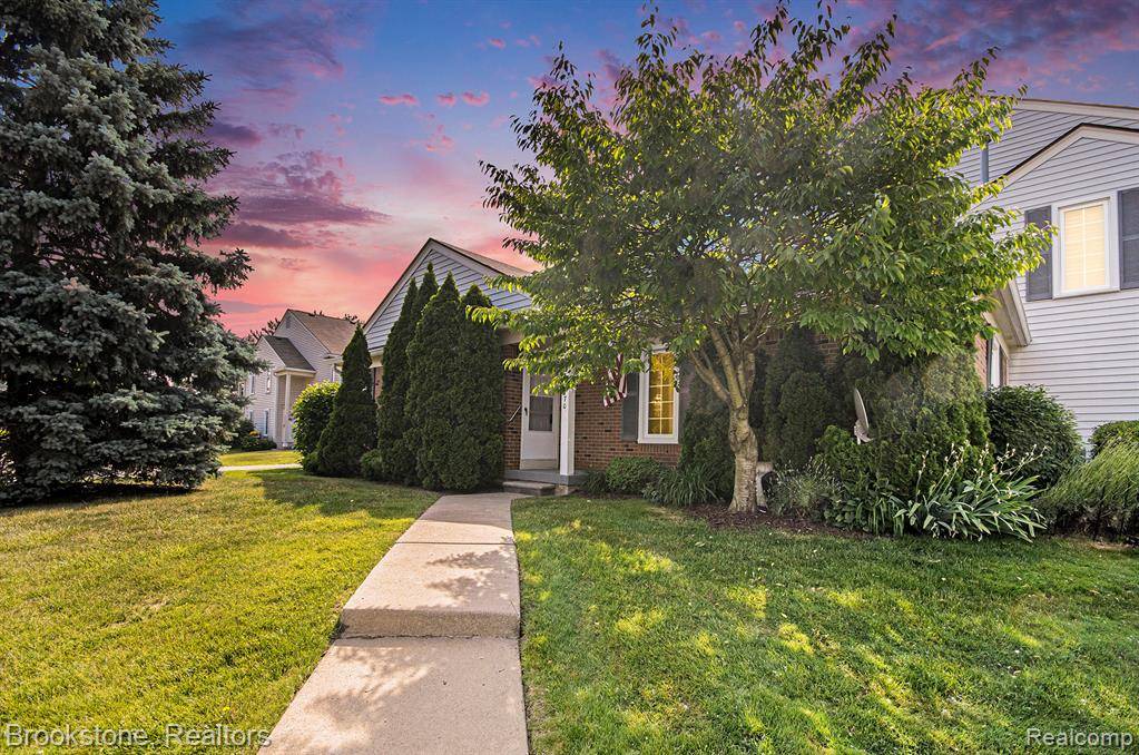 37470 Stonegate Circle 109, Clinton Twp, MI 48036