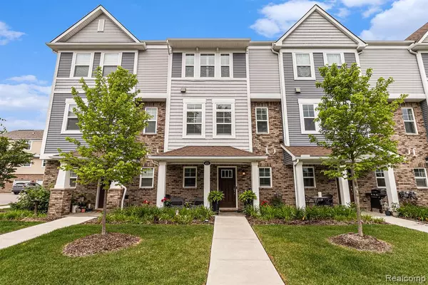 475 Jenny Way,  Brighton,  MI 48116